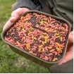 Кутия със сито за бели червеи Korum Maggot Tub and Riddle, 1.2 л