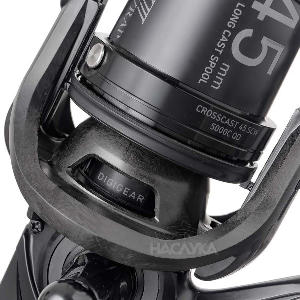 Макара за риболов на шаран Daiwa 24 Crosscast 45 SCW 5000C QD, 3 BB — снимка 4