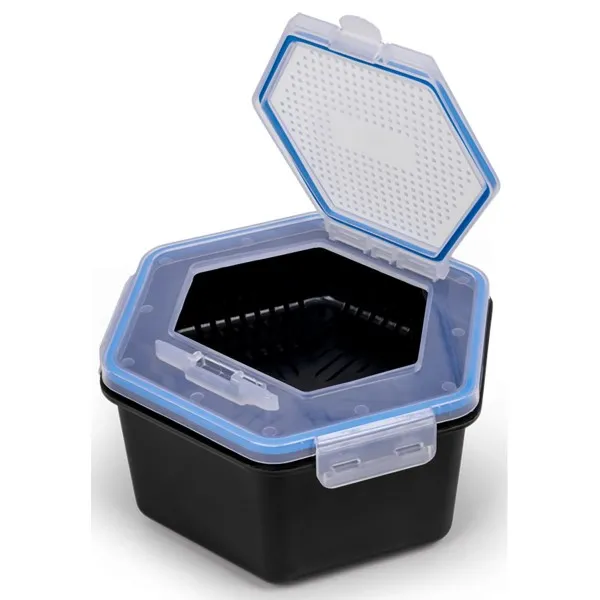Кутия със заключващ се капак и цедка Zebco Secure-Lock Bait Box & Sieve, Large — снимка 3