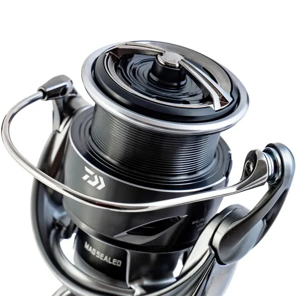 Спининг макара Daiwa 25 Caldia LT 3000, 6 BB — снимка 2
