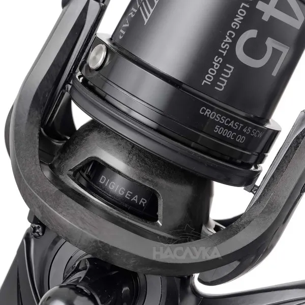 Макара за риболов на шаран Daiwa 24 Crosscast 45 SCW 5000C QD, 3 BB — снимка 4